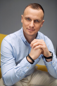 Łukasz Smolarski dla NGL Raport o stanie edukacji językowej